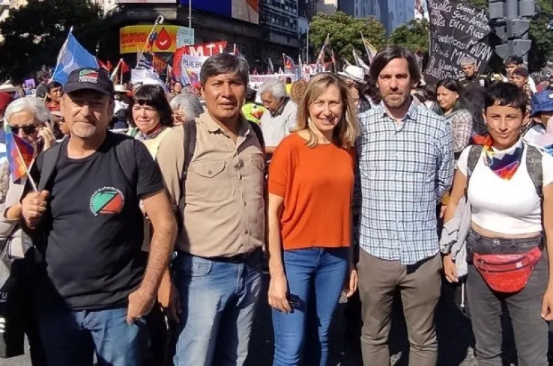 El Apoyo Desde Las Bancas Del Frente De Izquierda Al Tercer Mal N De La