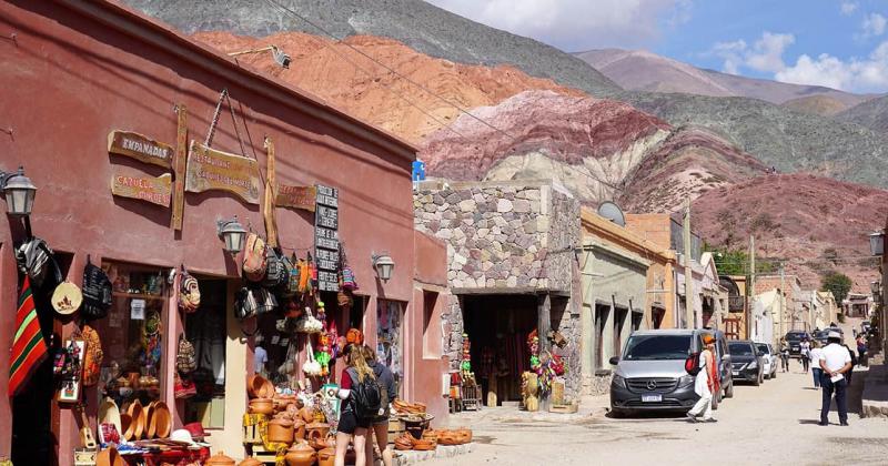 Lanzan en Purmamarca el programa Jujuy Turismo seguro para la Quebrada