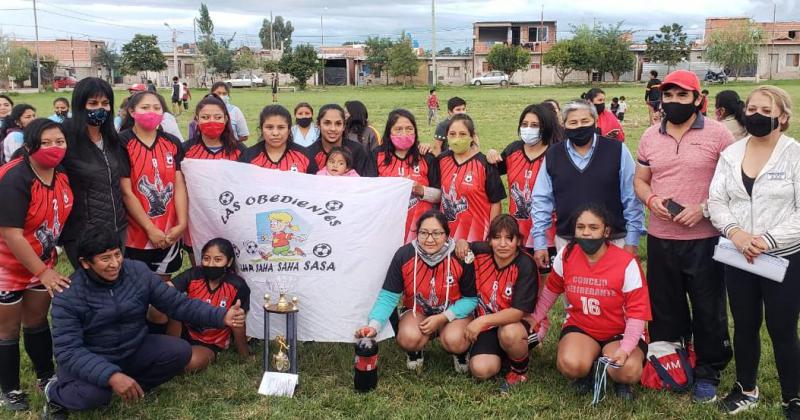 Finalizoacute el torneo de Fuacutetbol Femenino en Alto Comedero