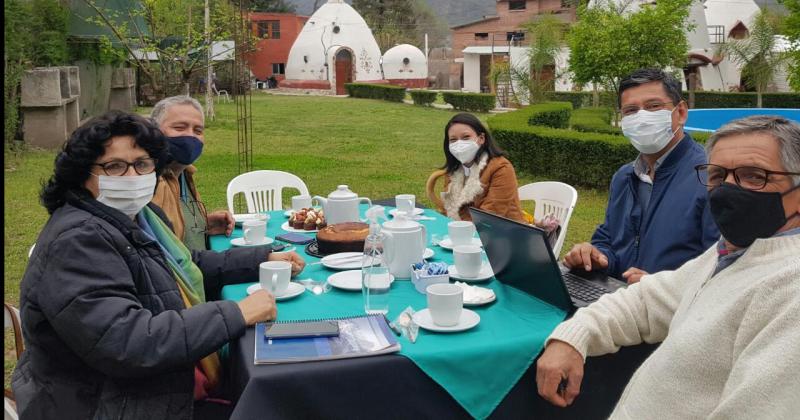 Feria de promocioacuten turiacutestica y gastronomiacutea jujentildea en esta ciudad