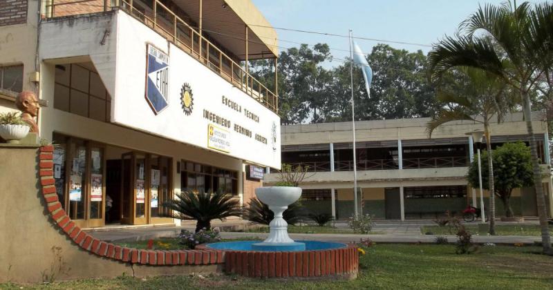 La Escuela Teacutecnica de Libertador suspendioacute las clases por casos de COVID