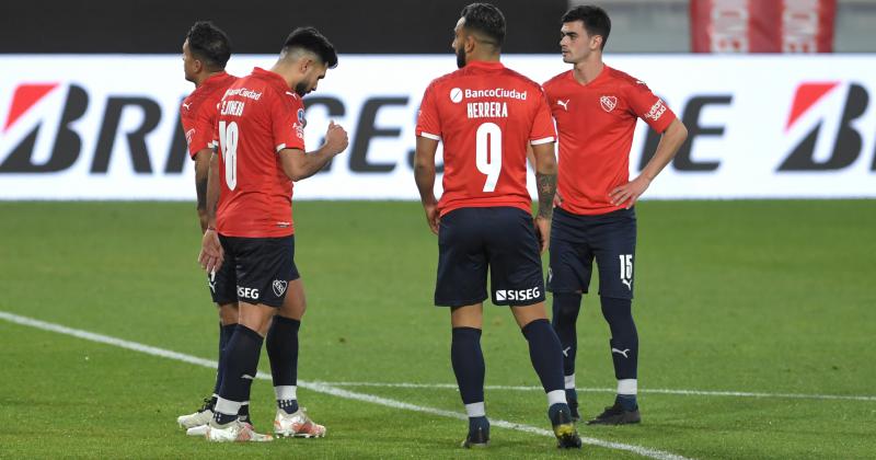 Independiente por su ineficacia para el gol sucumbioacute frente al Santos