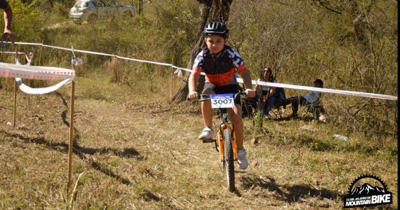 Se corre la segunda fecha del club jujentildeo en las Lagunas de Yala