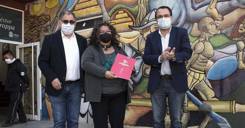 Entregaron reconocimiento a los organizadores de la Feria del Libro