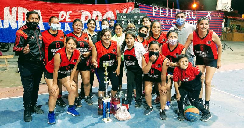 Culminoacute la Liga Municipal de Maxibasquet Femenino 35