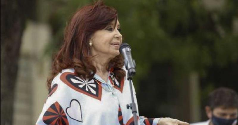 Cristina Kirchner defiende el derecho a la previsibilidad para los consumidores