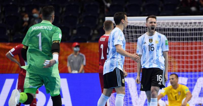 Argentina superoacute a Serbia y se metioacute en octavos del Mundial de futsal