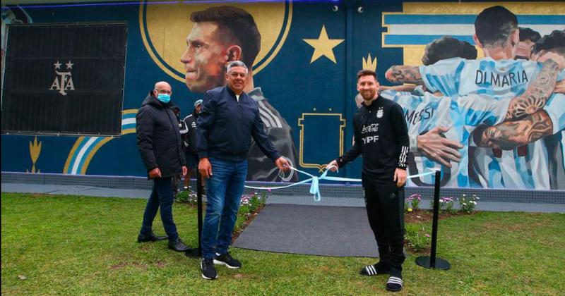 La AFA descubrioacute un mural por el tiacutetulo de la Copa Ameacuterica