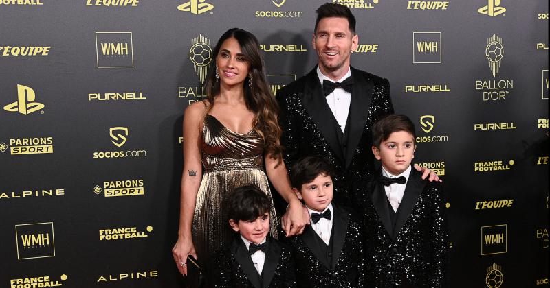 Messi ganoacute su seacuteptimo Baloacuten de Oro tentildeido de celeste y blanco