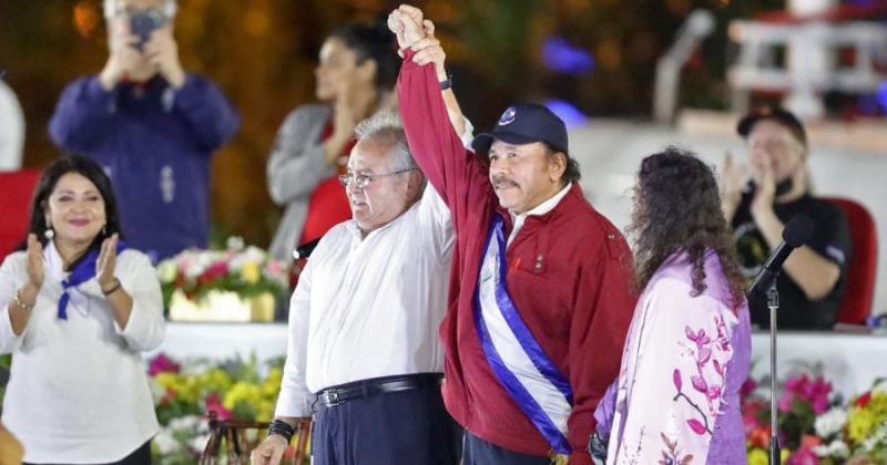 Ortega asumioacute un cuarto mandato seguido en Nicaragua entre sanciones y apoyos