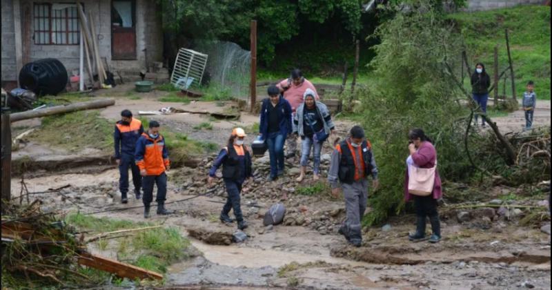 Continuacutean las tareas de relevamiento en zonas afectadas por las fuertes lluvias