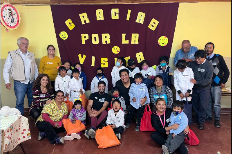 El Colegio de Arquitectos entregoacute donaciones a comunidad educativa