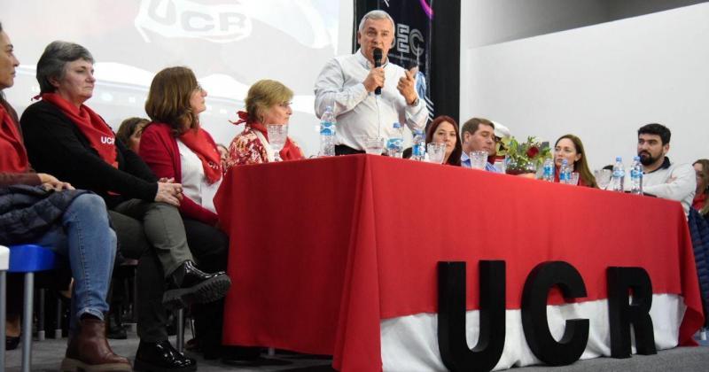 La UCR tiene la responsabilidad de construir futuro para el paiacutes que viene