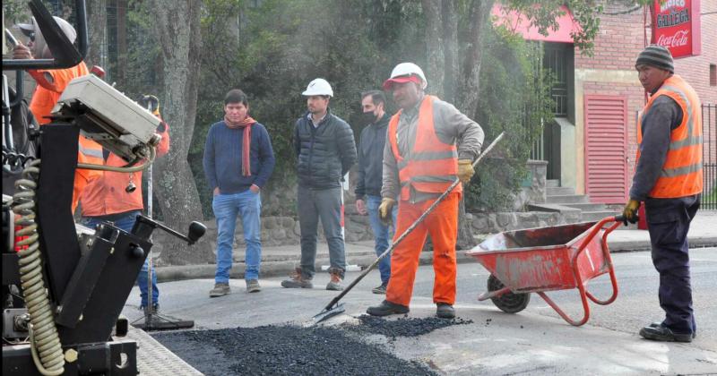 Se puso en marcha el trabajo de repavimentacioacuten de avenida Illia