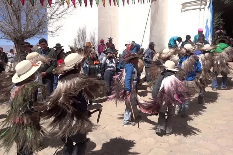 Presentacioacuten de samilantes en la previa al Toreo de la Vincha