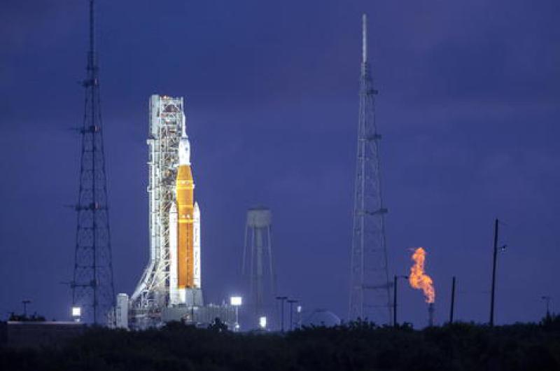 Una fuga de combustible frena el viaje del megacohete Artemis a la Luna