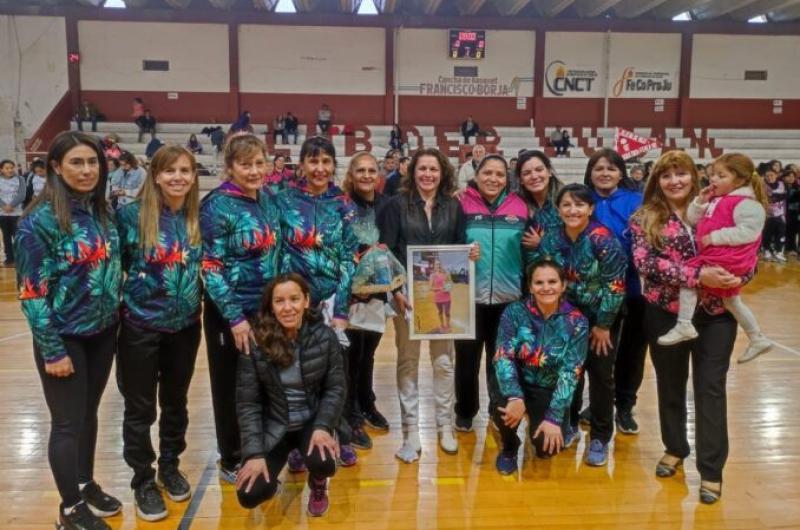 Se inauguroacute el torneo Anual de maxibasquetbol Paula Flores