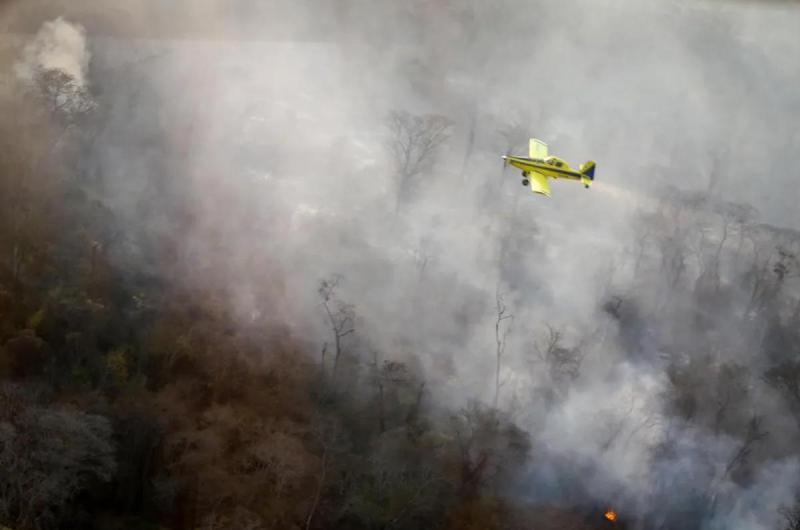 El gobernador de la provincia recorrioacute la zona afectada por los incendios forestales en Yuto y Caimancito 