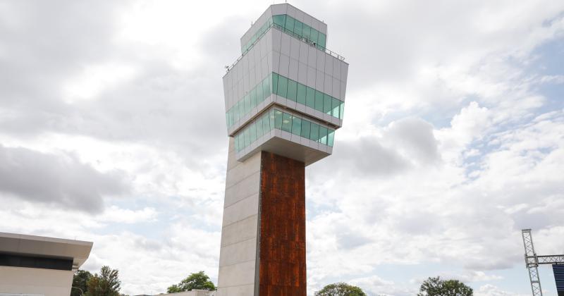 Una edificacioacuten moderna cuya construccioacuten tuvo en cuenta el impacto ambiental