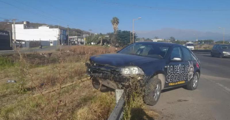 Ruta 9- perdioacute el control del vehiacuteculo y terminoacute incrustado en el guardarraiacutel