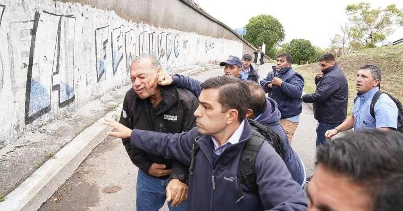 Poleacutemica y repudio por el operativo para detener a choferes que golpearon a Berni