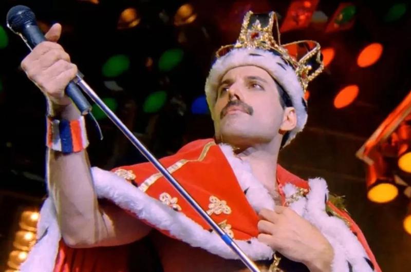 Salen a subasta maacutes de 1500 objetos personales de Freddie Mercury