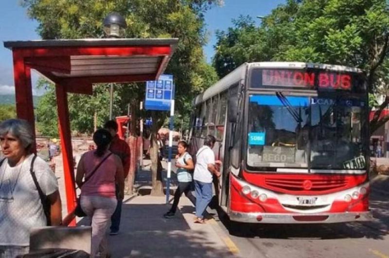 El lunes 1deg mayo Diacutea del Trabajador no habraacute servicio de colectivos