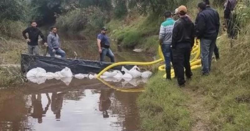 Confirman que los huesos hallados en el riacuteo Tragadero son humanos y hallan sangre en un colchoacuten