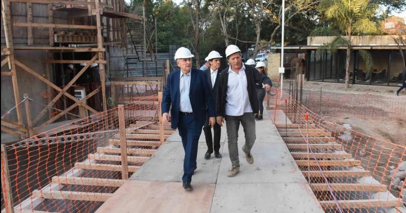 Morales y Sadir visitaron el Centro Cultural Lola Mora y constataron avances de la obra