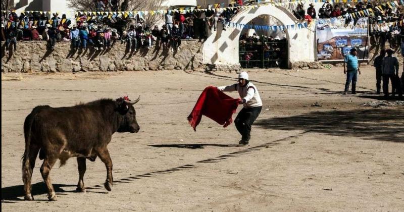 Fiesta en honor a la Virgen de la Asuncioacuten y Toreo de la Vincha 