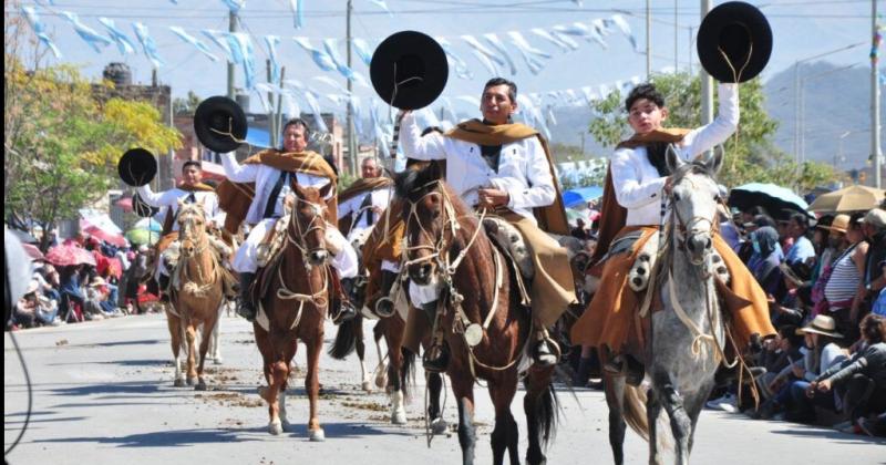 El desfile por el 211ordm aniversario del Eacutexodo Jujentildeo se haraacute en Alto Comedero