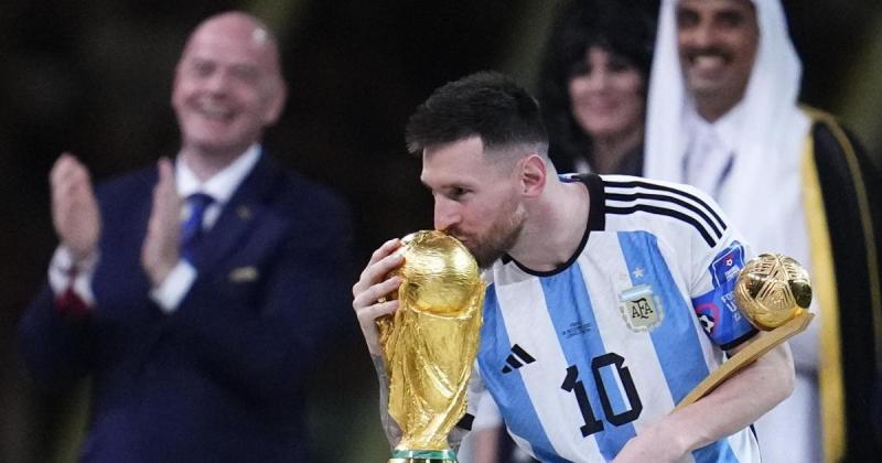 Subastaron seis camisetas que vistioacute Messi en Qatar 2022 