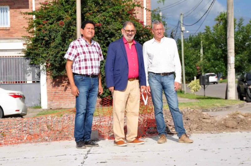 Nueva pavimentacioacuten impulsa la conectividad en barrio Bajo La Vintildea