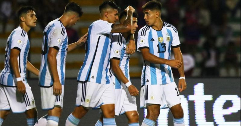 Argentina juega con el eliminado Uruguay por el primer puesto del Grupo B