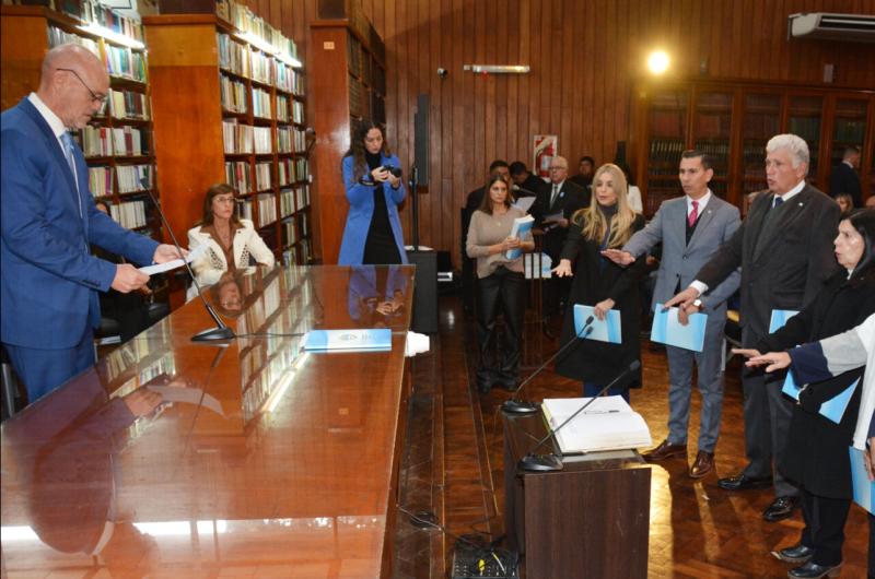 Los jueces juraron fidelidad a la Constitucioacuten Provincial