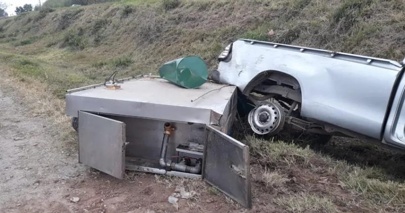 Salioacute ileso tras volcar con su camioneta en ruta nacional 9 a la altura de Moreno