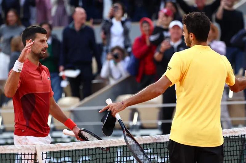 Ceruacutendolo cayoacute ante Djokovic en octavos de final de Roland Garros