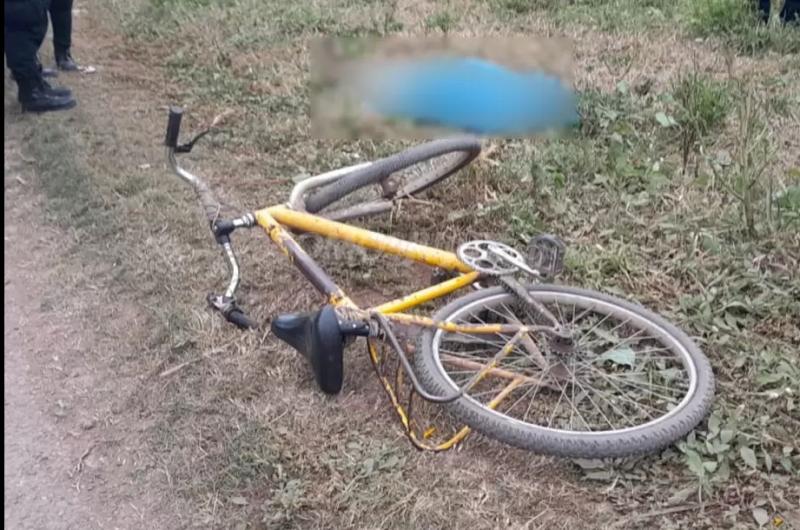 Adulto mayor que se desplazaba en una bicicleta fue embestido y murioacute