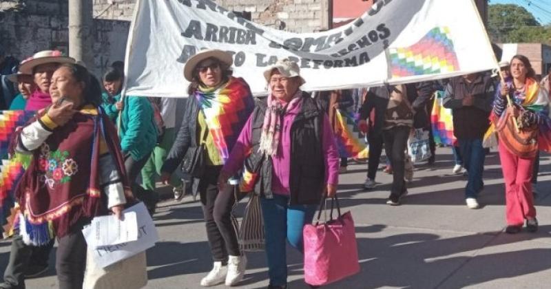 Comunidades protestaron en la reunioacuten del Gobierno de Jujuy con el CFI 