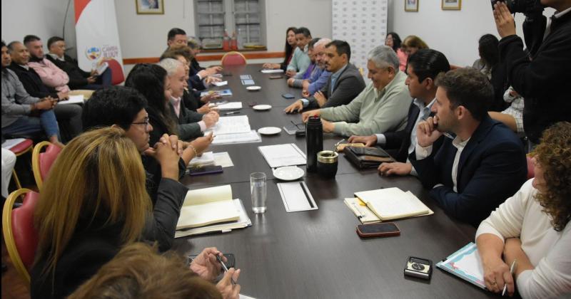 Abordaron el Plan de Alfabetizacioacuten y las escuelas rurales mediadas por TIC