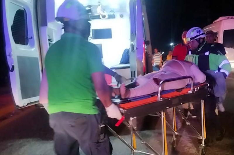 Motociclista atropelloacute a embarazada dentro de una plaza y fue golpeado por la familia 