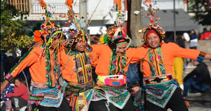 San Pedro puso en marcha los corsos de invierno con un gran marco de puacuteblico