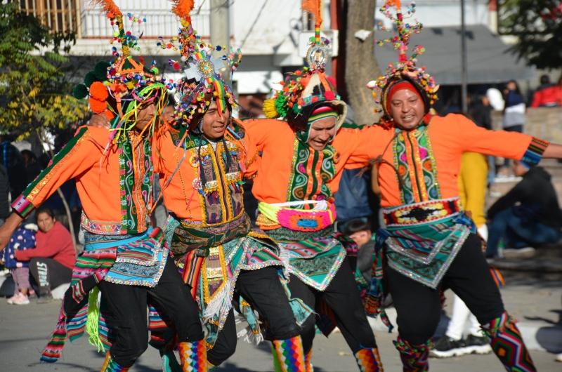 San Pedro puso en marcha los corsos de invierno con un gran marco de puacuteblico