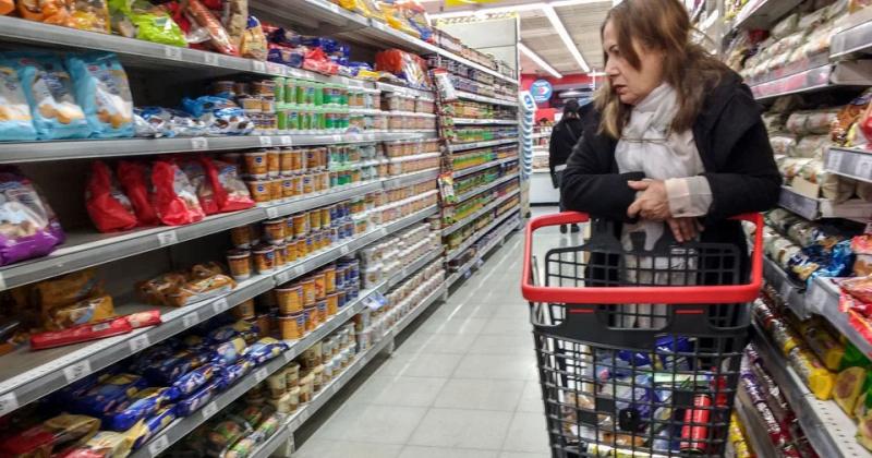 El poder adquisitivo en alerta por la suba de los alimenticios