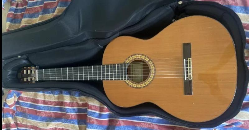 Quiso vender una guitarra por red social y lo estafaron por maacutes de 5 millones