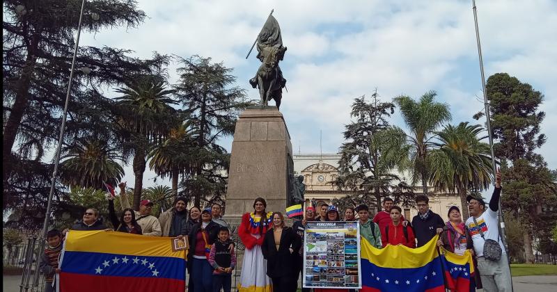 Malestar y bronca de venezolanos en la provincia por fraude electoral de Maduro  