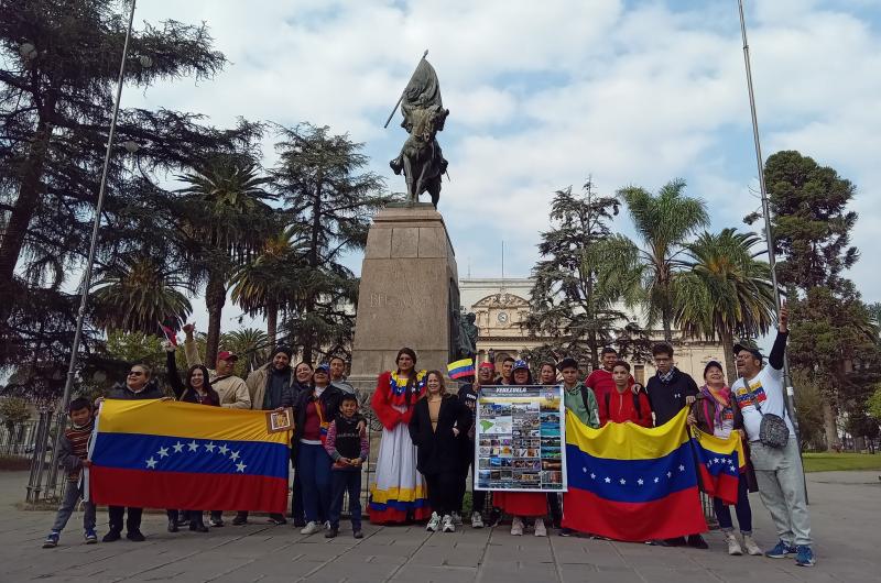 Malestar y bronca de venezolanos en la provincia por fraude electoral de Maduro  