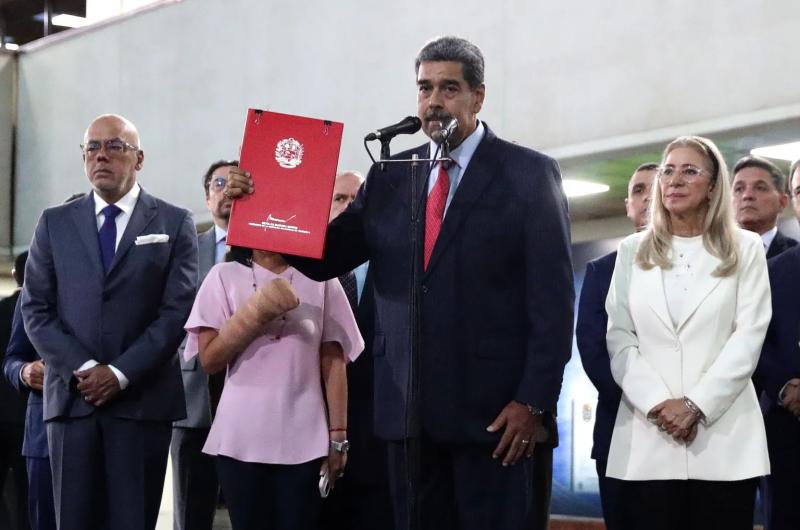 Maduro pidioacute a la Justicia que aclare todo lo que haya que aclarar 