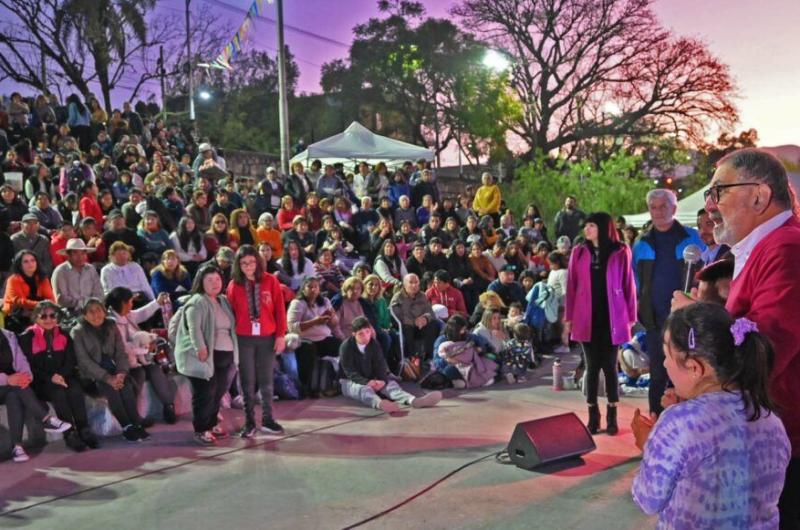 Con muacutesica y danzas celebraron los seis antildeos del parque Xibi Xibi