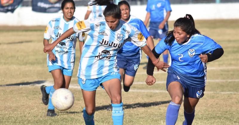 Las Lobitas se quedaron con el primer chico ante Defensores de Belgrano